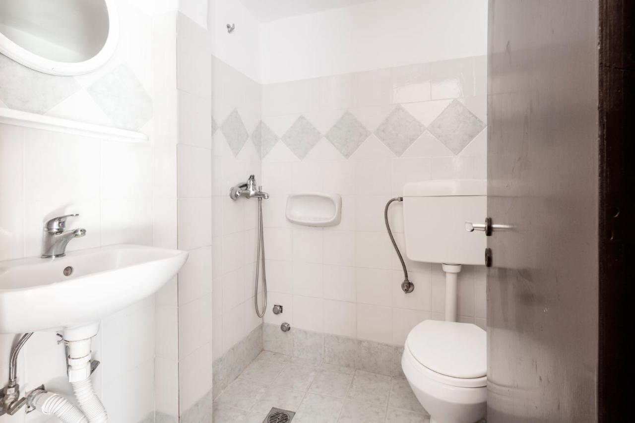 One Bedroom Apartment With Kitchenette# 12 A Raches  Eksteriør billede